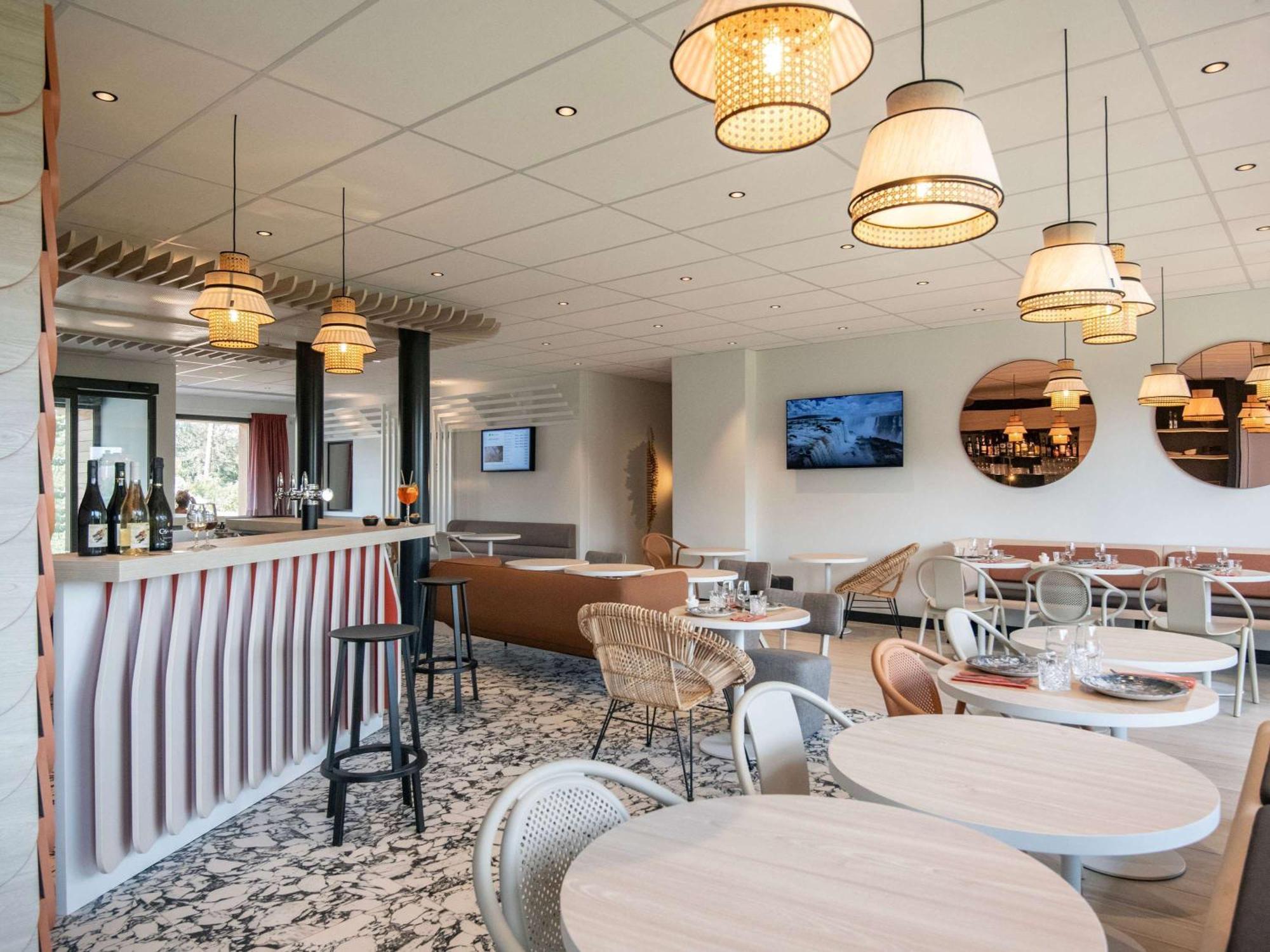 ホテル Ibis Styles Porto Vecchio エクステリア 写真