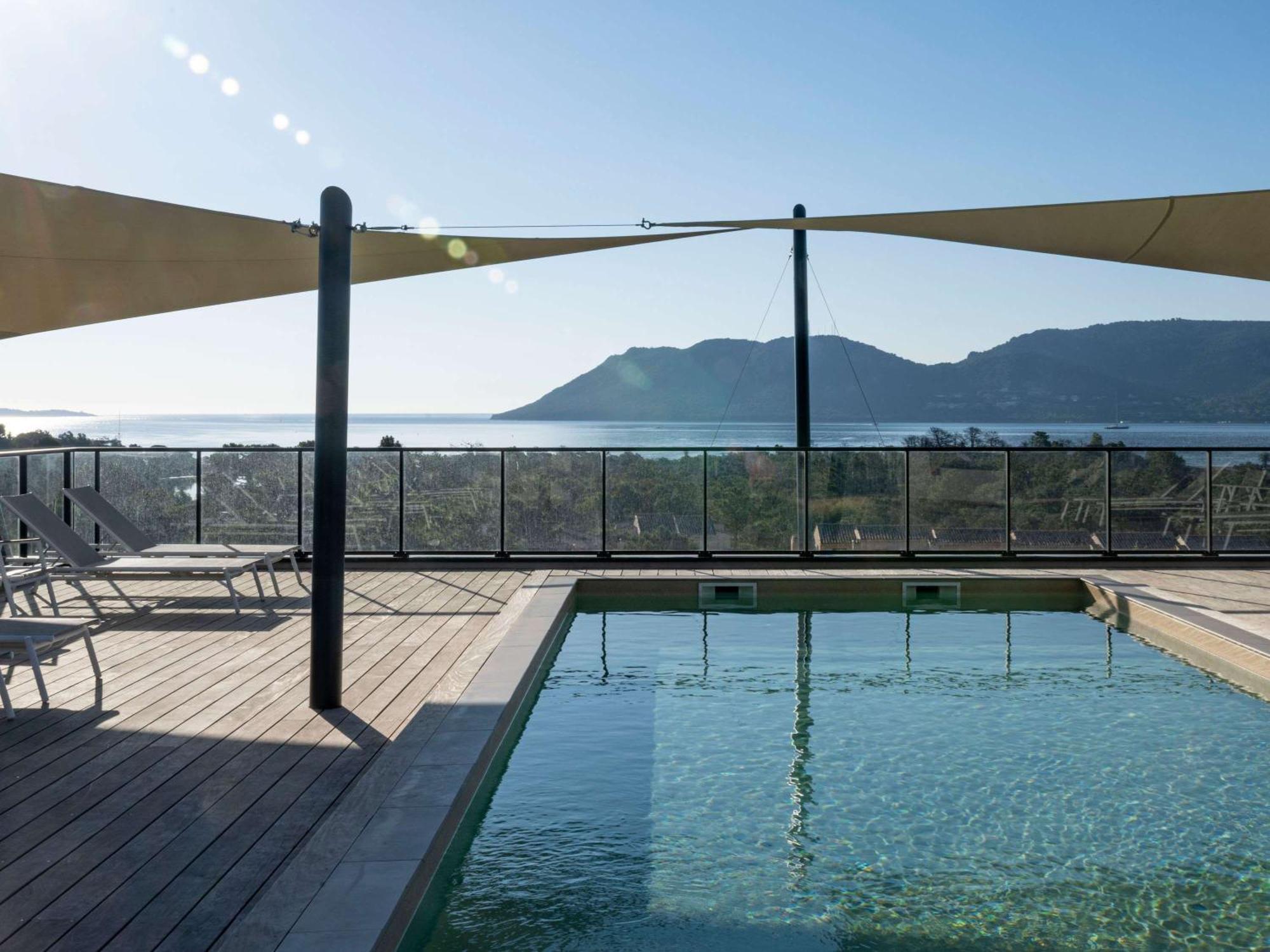 ホテル Ibis Styles Porto Vecchio エクステリア 写真