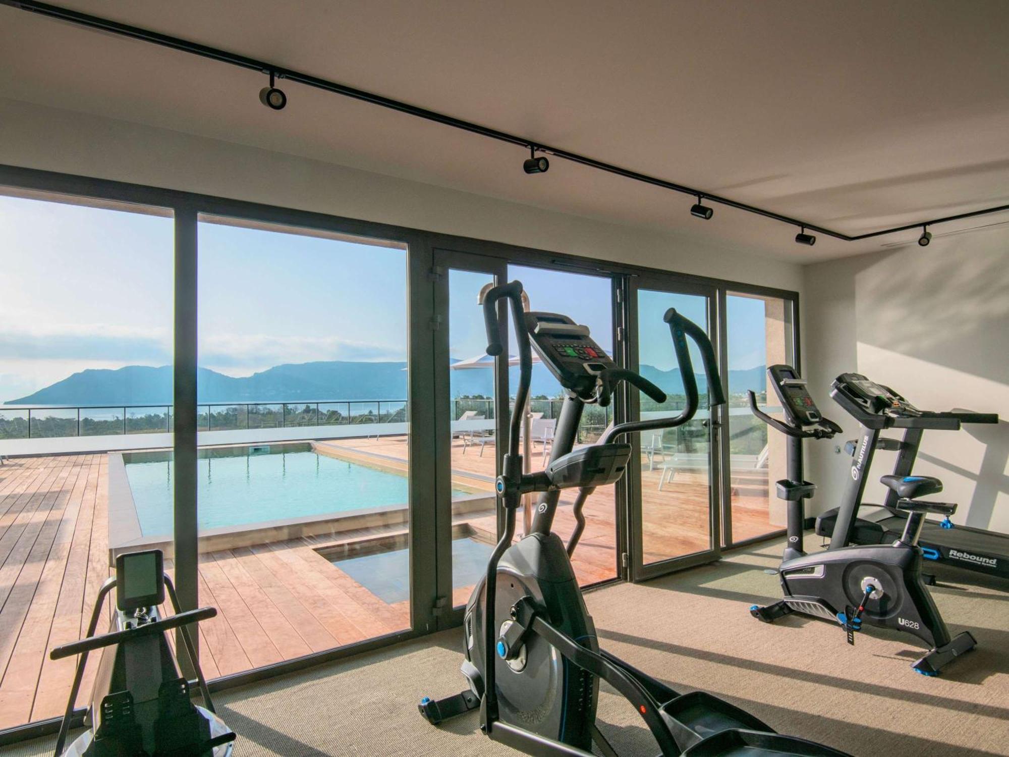 ホテル Ibis Styles Porto Vecchio エクステリア 写真